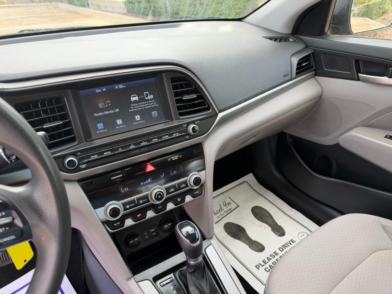 Hyundai Elantra SEL 2020