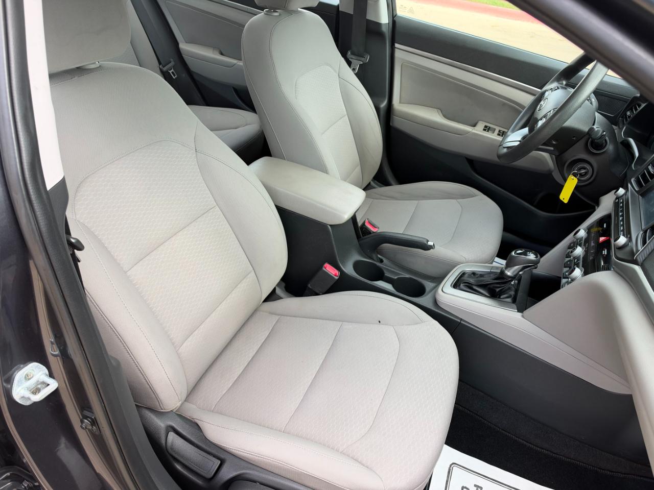 Hyundai Elantra SEL 2020