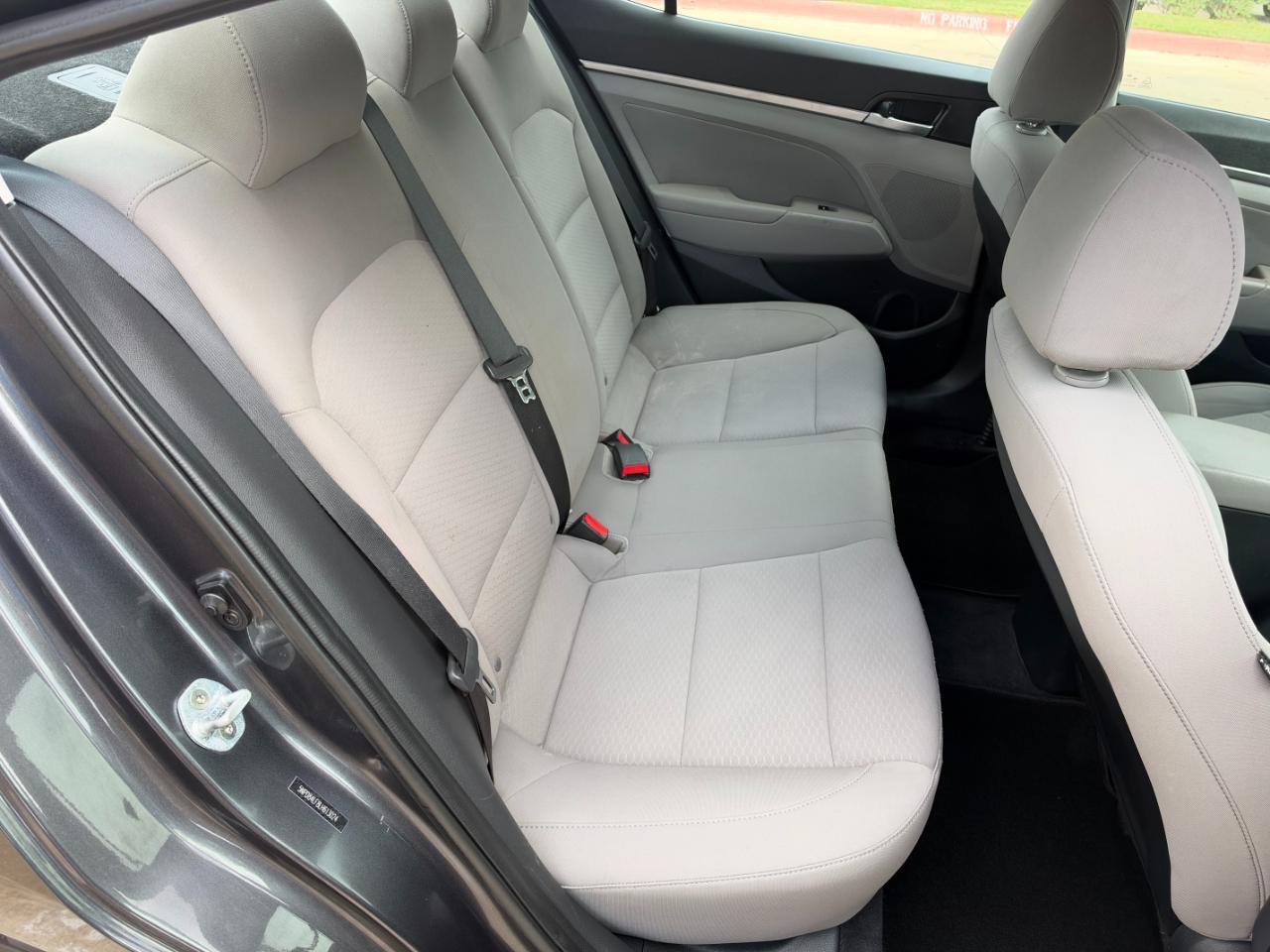 Hyundai Elantra SEL 2020