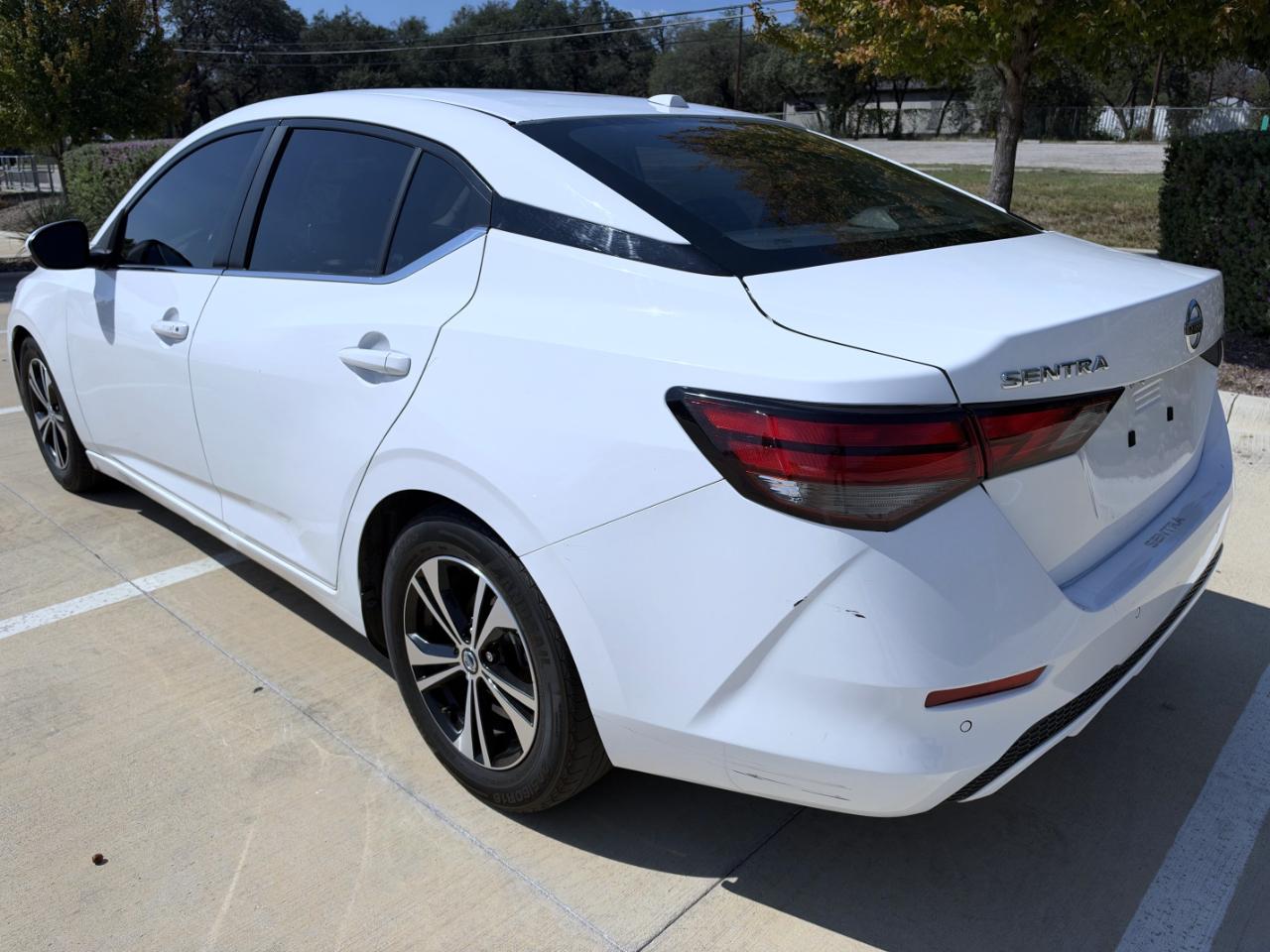Nissan Sentra photo 8