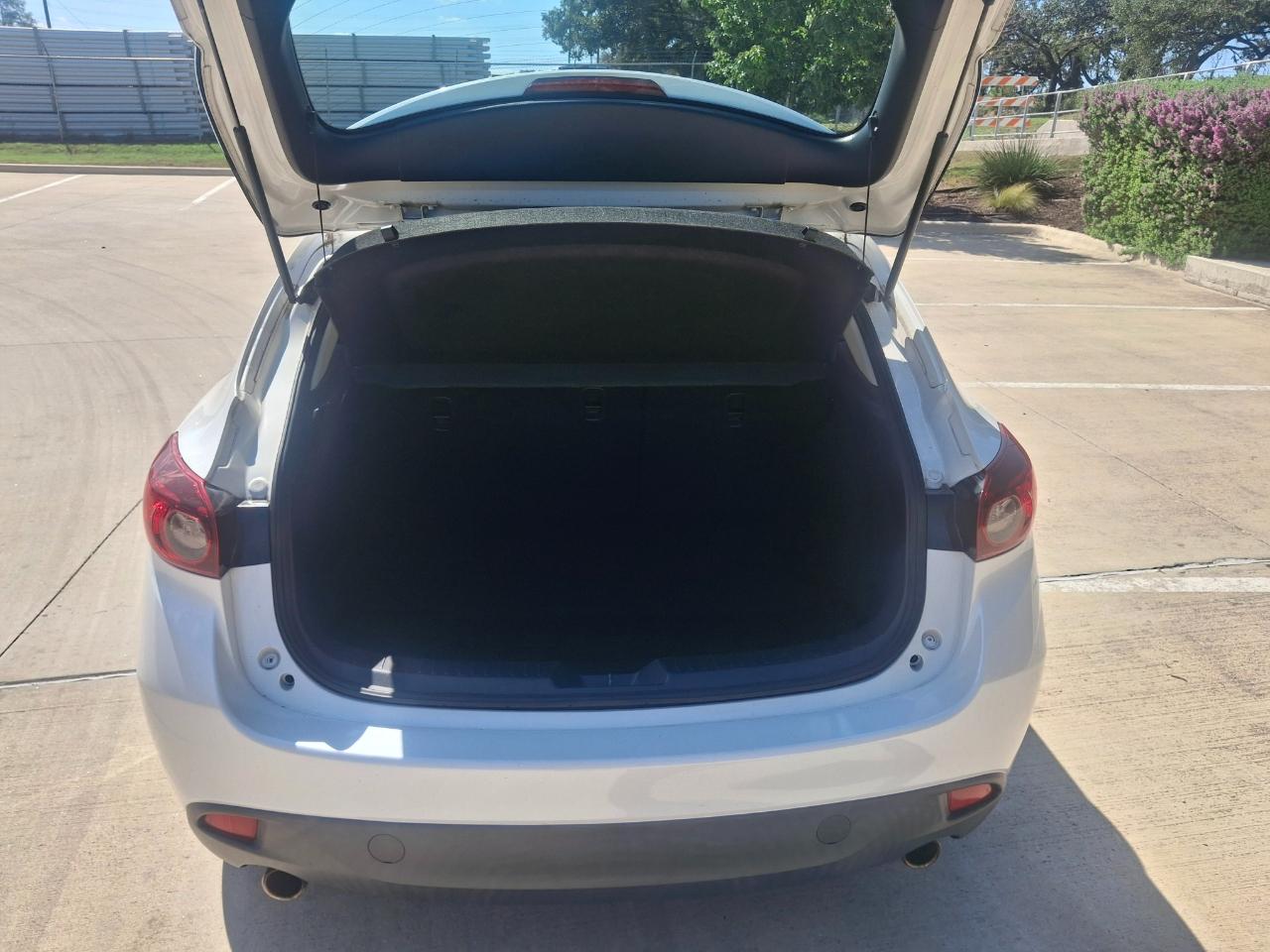 Mazda MAZDA3 i Touring AT 5-Door 2016