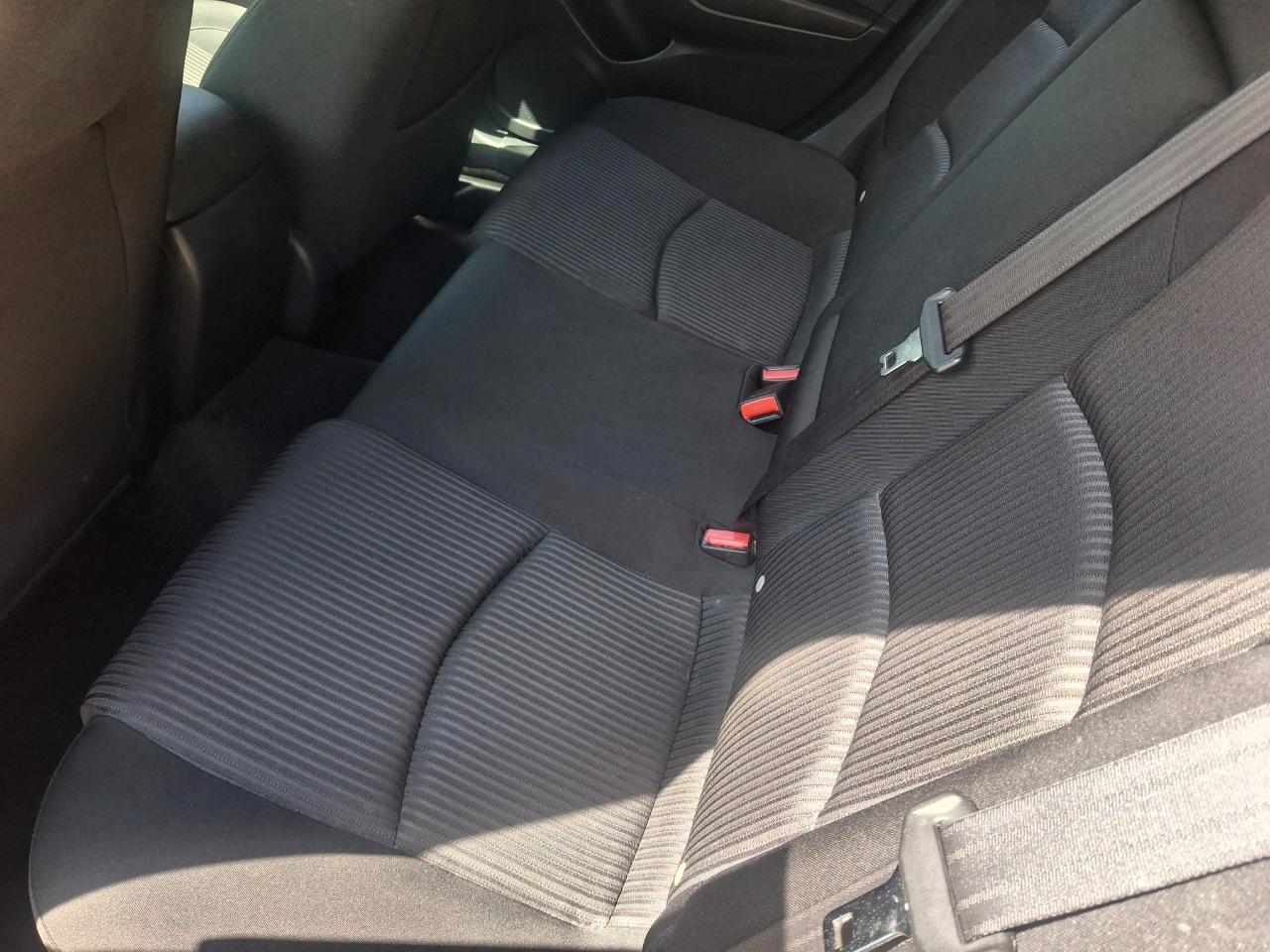 Mazda MAZDA3 i Touring AT 5-Door 2016