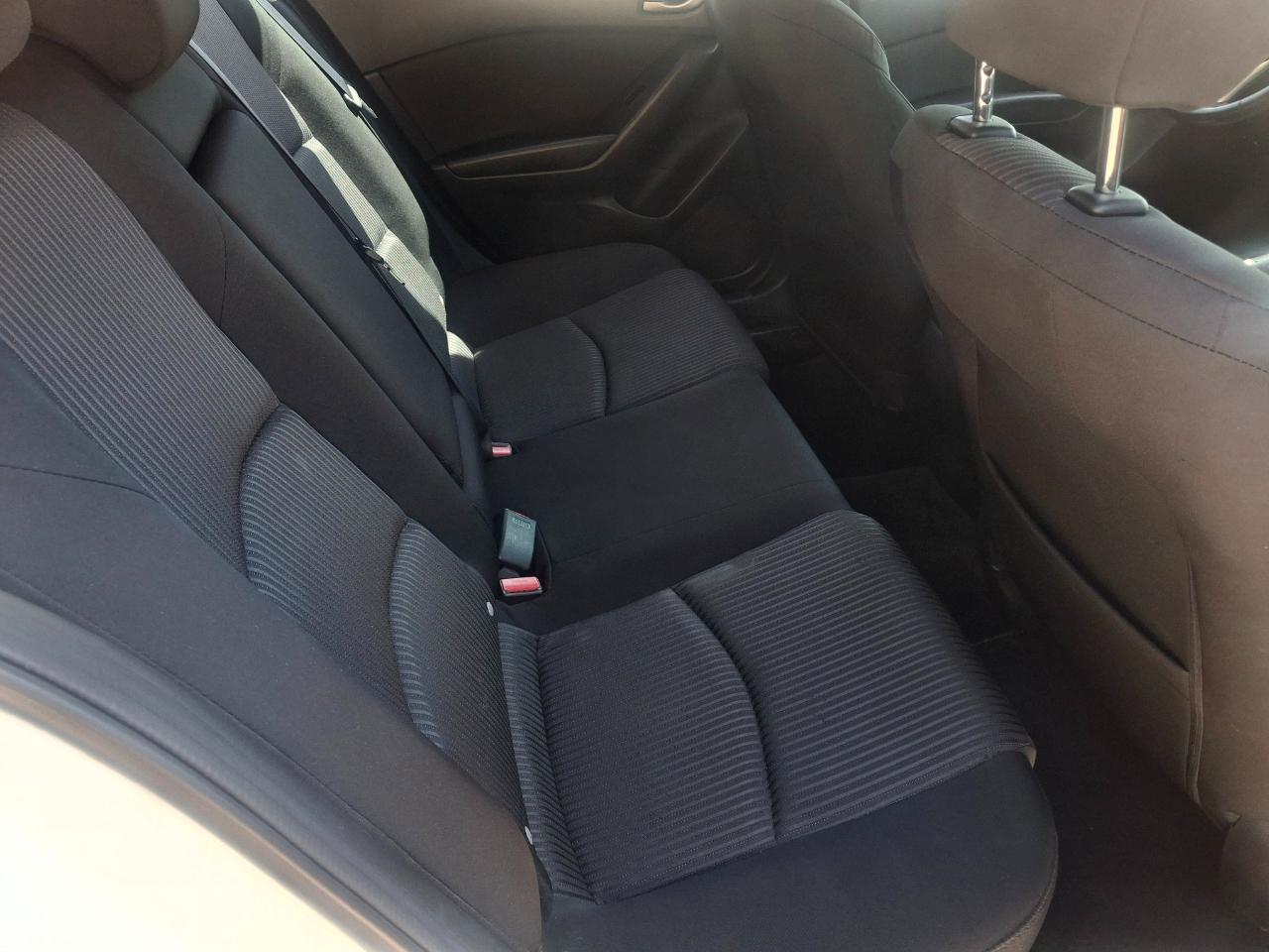 Mazda MAZDA3 i Touring AT 5-Door 2016