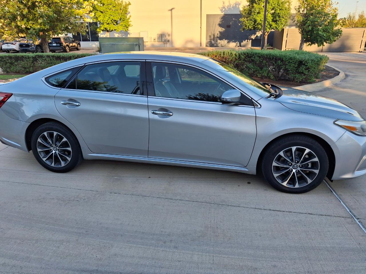 Toyota Avalon XLE 2017