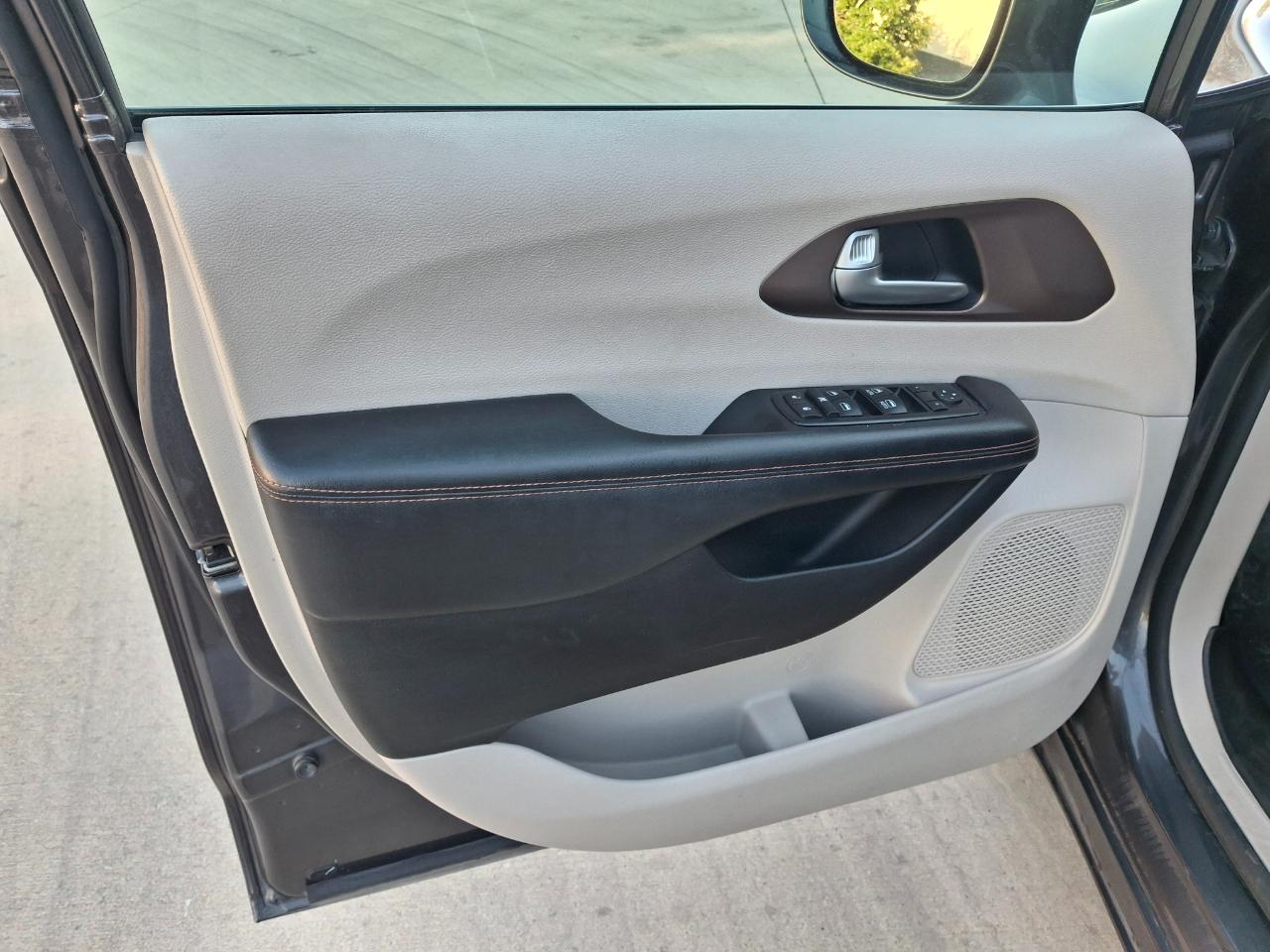 Chrysler Pacifica Touring-L 2017