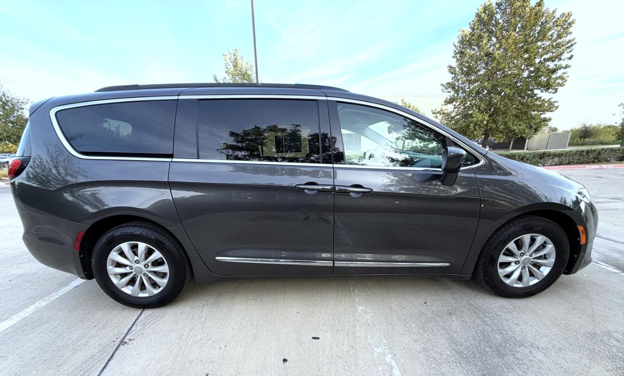 Chrysler Pacifica Touring-L 2017