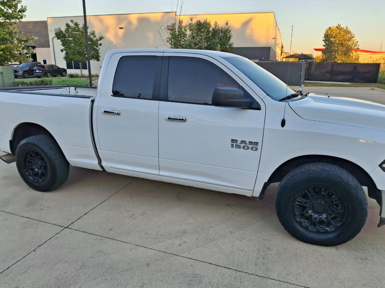 RAM 1500 SLT Quad Cab 2WD 2017