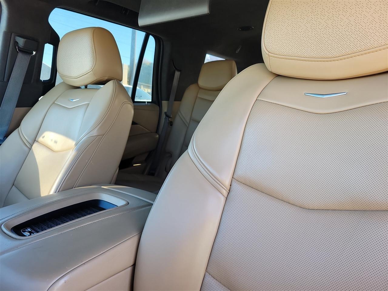 2020 Cadillac Escalade Platinum - Photo 15