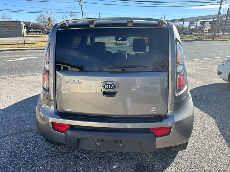 Kia Soul + 2010
