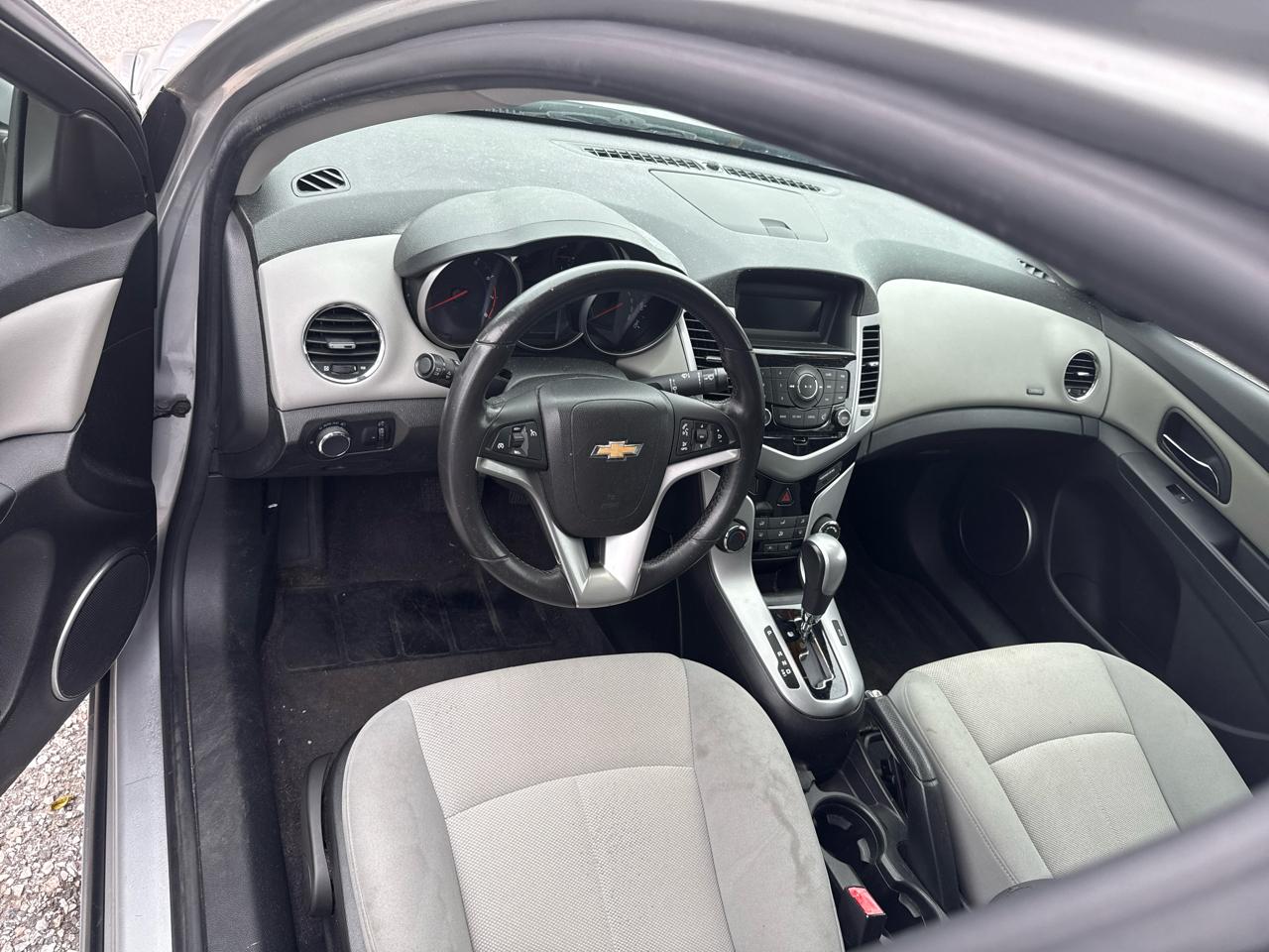 Chevrolet Cruze 1LT 2011