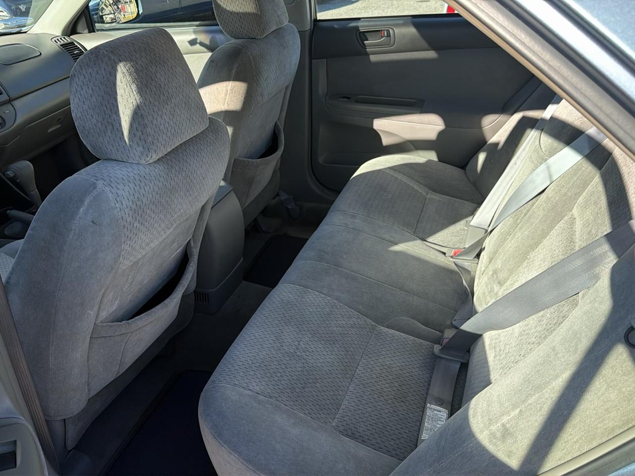 Toyota Camry LE V6 2004