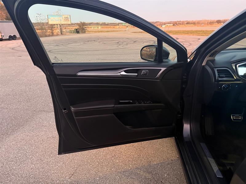 Ford Fusion Titanium 2015