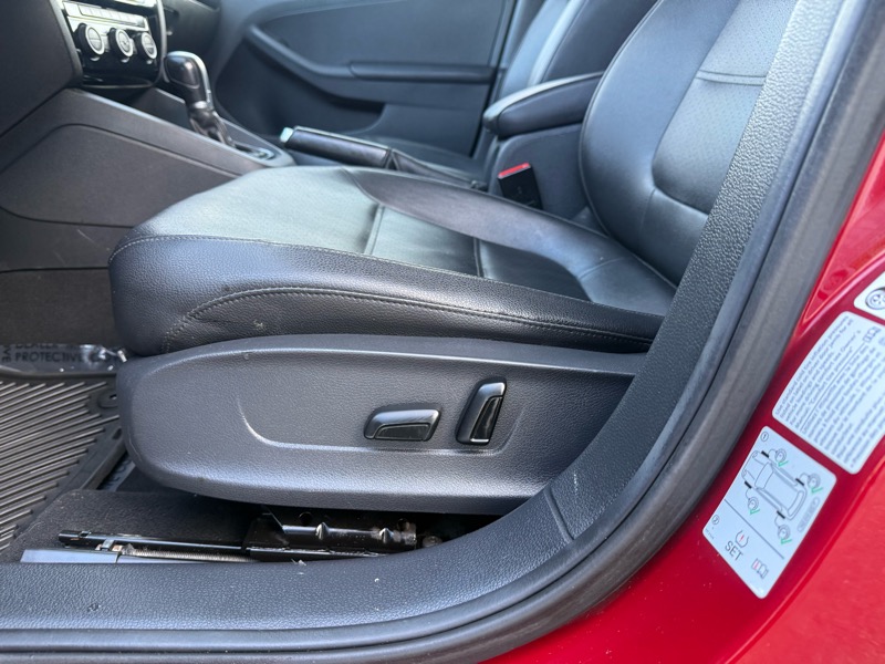 Volkswagen Jetta 1.8T SEL 6A 2017