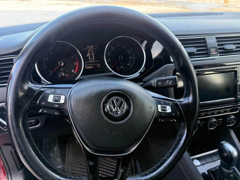 Volkswagen Jetta 1.8T SEL 6A 2017