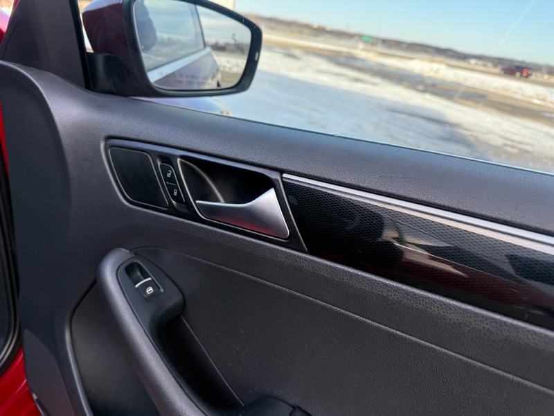 Volkswagen Jetta 1.8T SEL 6A 2017