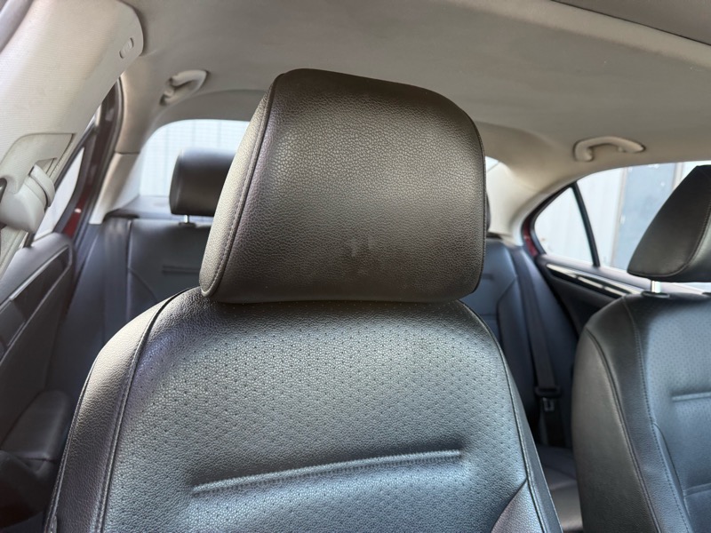 Volkswagen Jetta 1.8T SEL 6A 2017