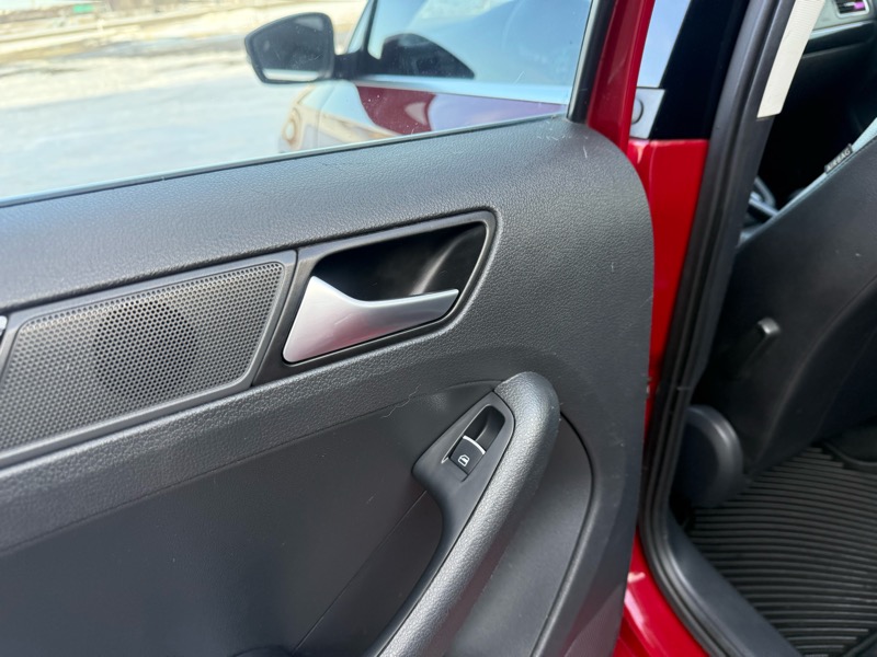 Volkswagen Jetta 1.8T SEL 6A 2017