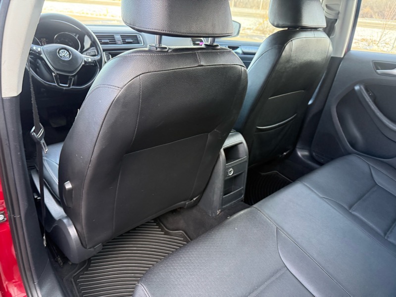 Volkswagen Jetta 1.8T SEL 6A 2017