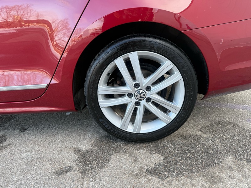 Volkswagen Jetta 1.8T SEL 6A 2017