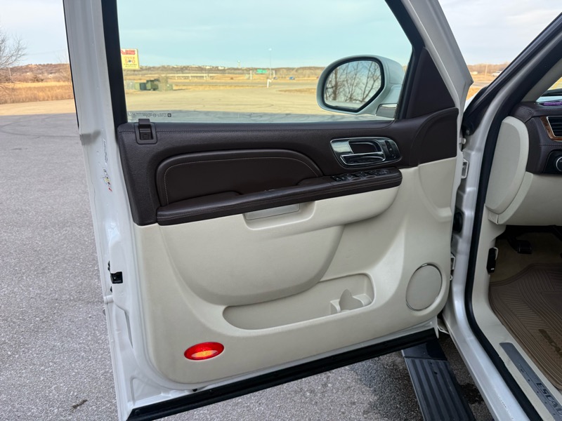 Cadillac Escalade AWD Platinum 2010