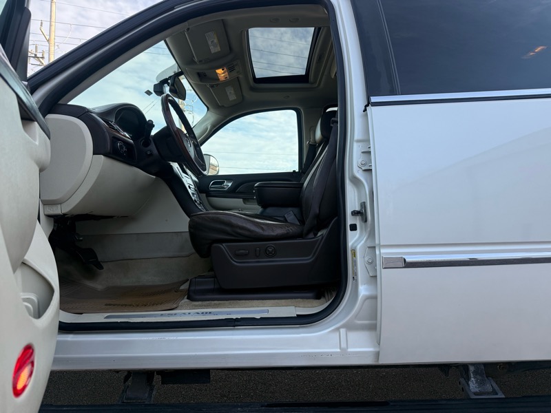 Cadillac Escalade AWD Platinum 2010