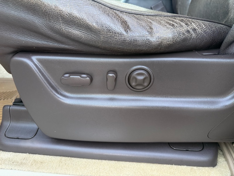 Cadillac Escalade AWD Platinum 2010