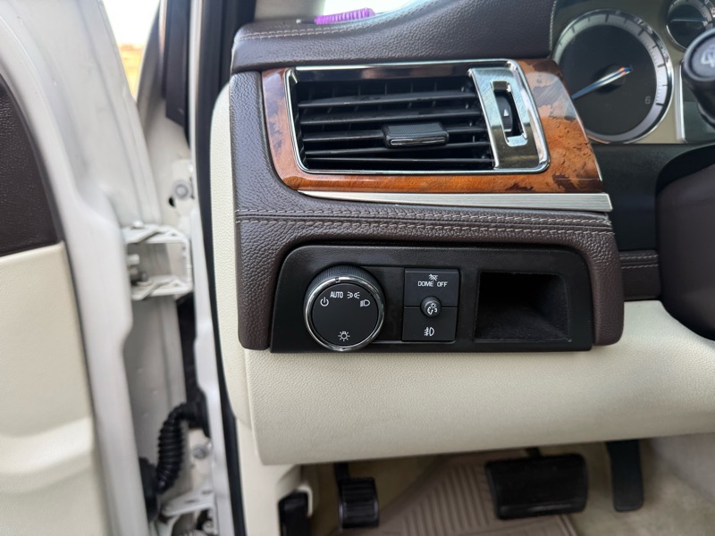 Cadillac Escalade AWD Platinum 2010