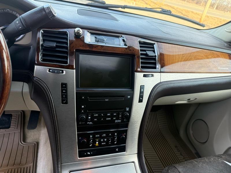Cadillac Escalade AWD Platinum 2010