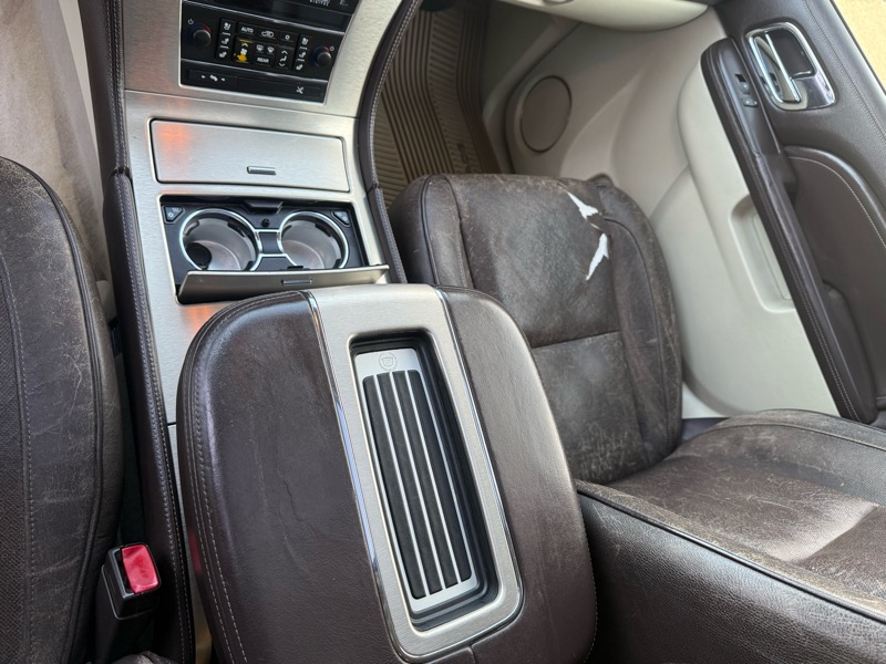 Cadillac Escalade AWD Platinum 2010