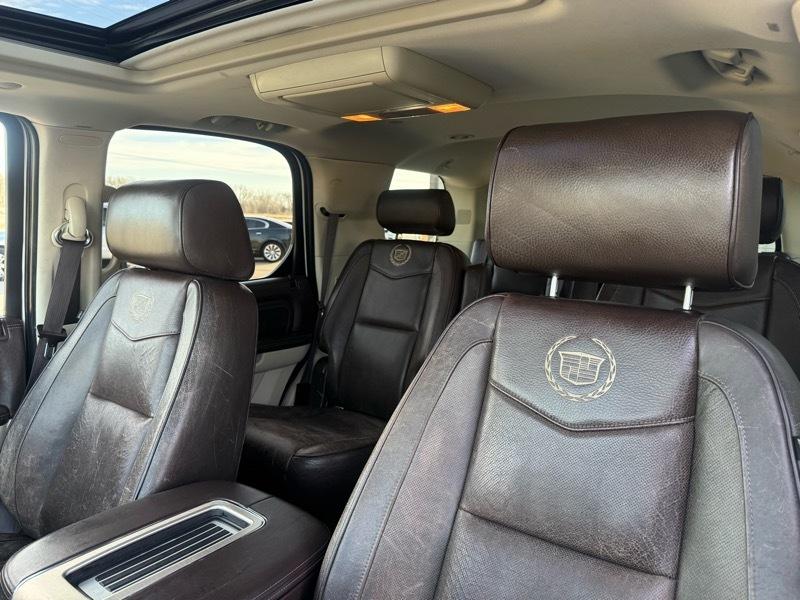 Cadillac Escalade AWD Platinum 2010