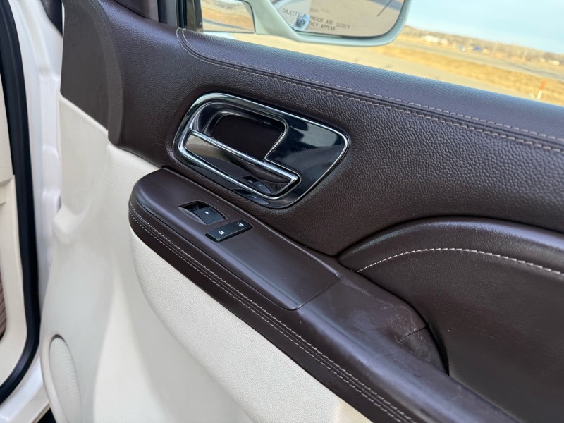 Cadillac Escalade AWD Platinum 2010