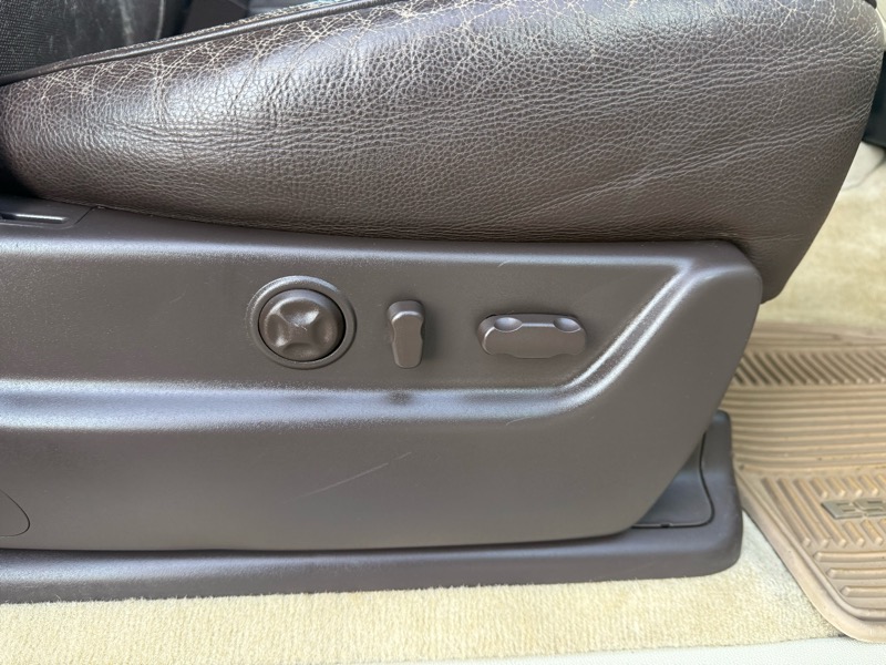 Cadillac Escalade AWD Platinum 2010