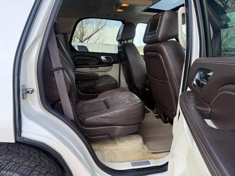 Cadillac Escalade AWD Platinum 2010