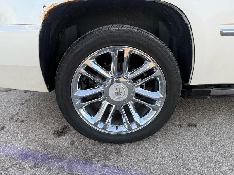 Cadillac Escalade AWD Platinum 2010