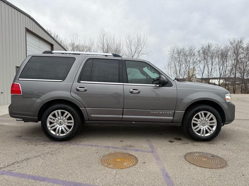 Lincoln Navigator 4WD 2011