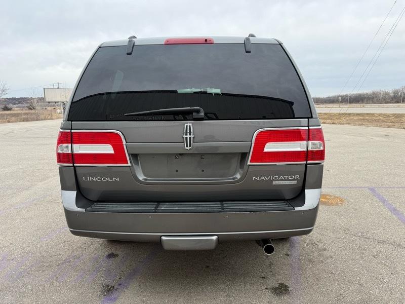 Lincoln Navigator 4WD 2011