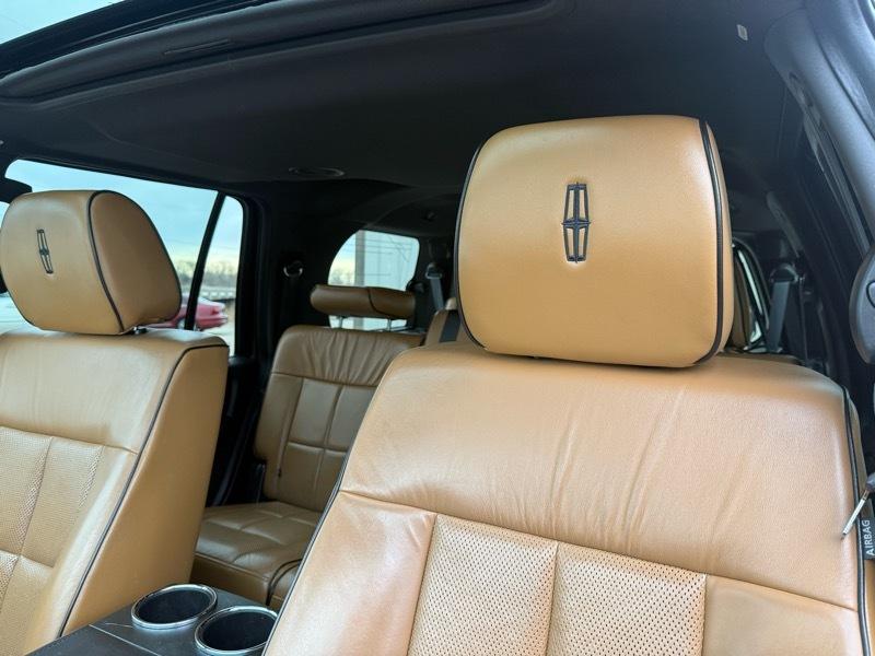 Lincoln Navigator 4WD 2011