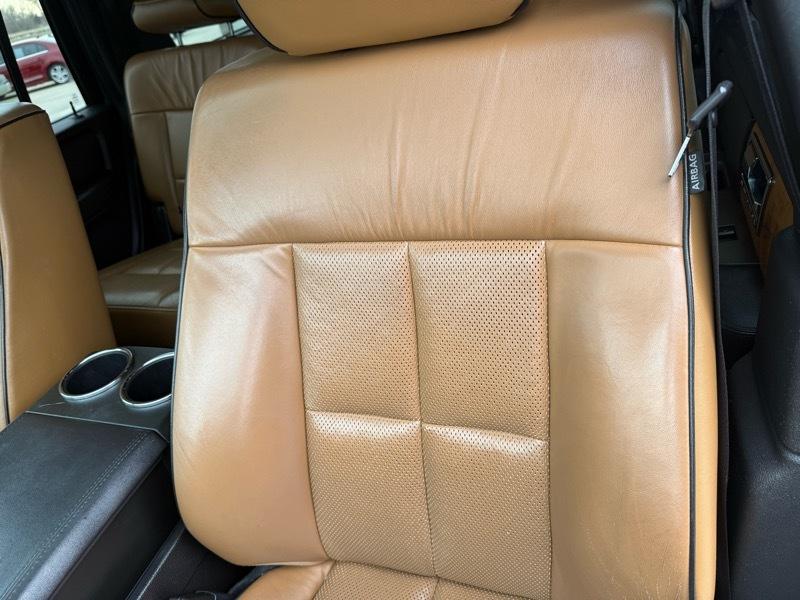 Lincoln Navigator 4WD 2011