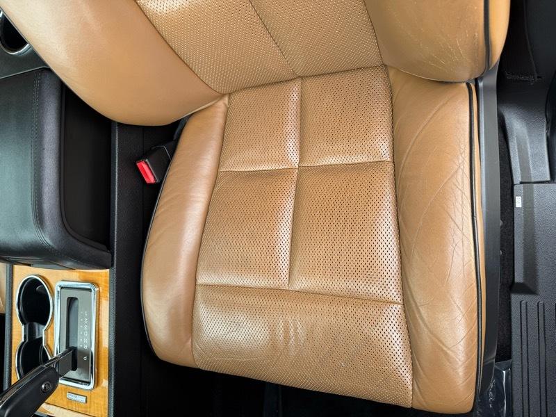 Lincoln Navigator 4WD 2011