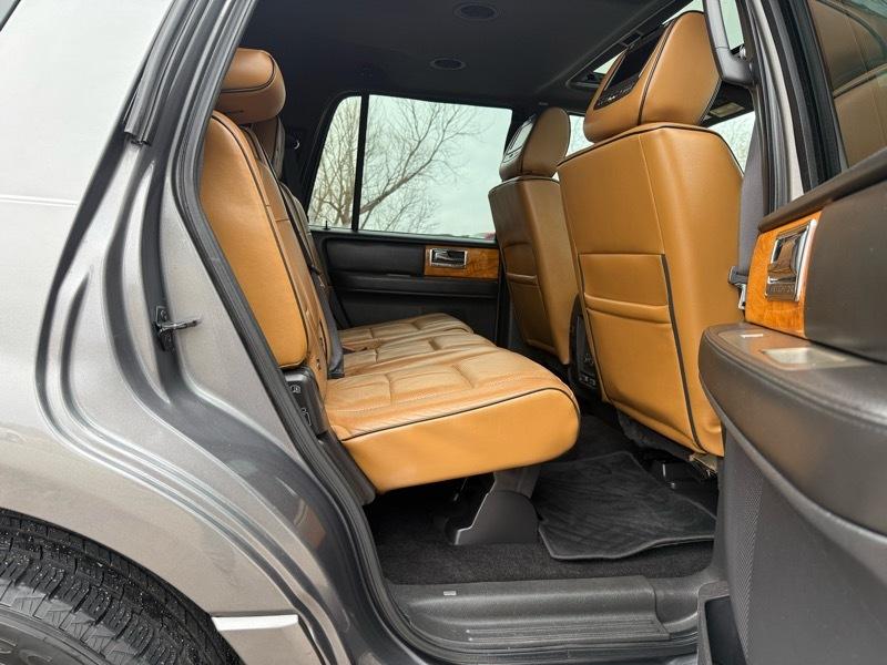 Lincoln Navigator 4WD 2011