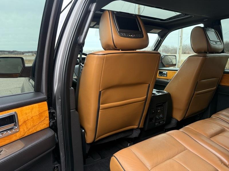 Lincoln Navigator 4WD 2011