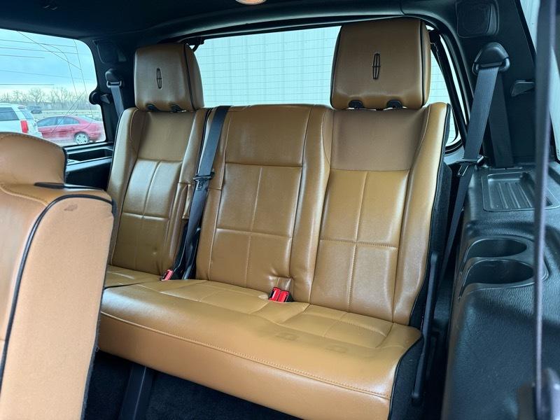 Lincoln Navigator 4WD 2011