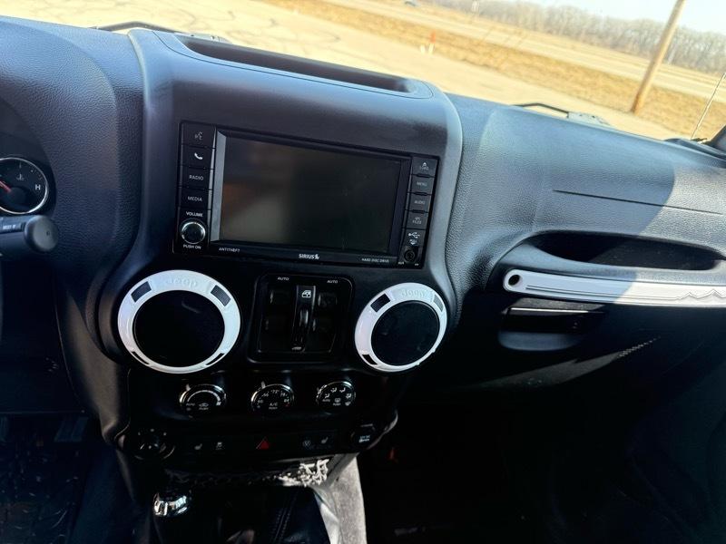 Jeep Wrangler Unlimited Sahara 4WD 2015