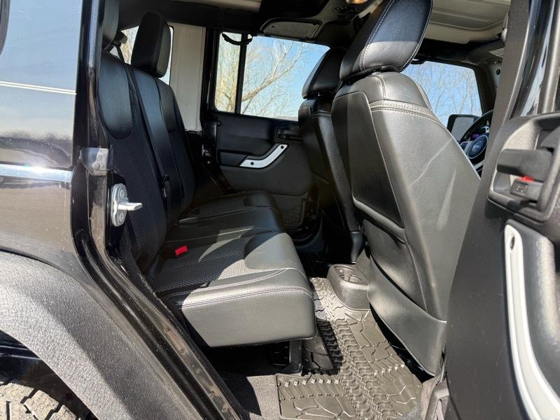 Jeep Wrangler Unlimited Sahara 4WD 2015