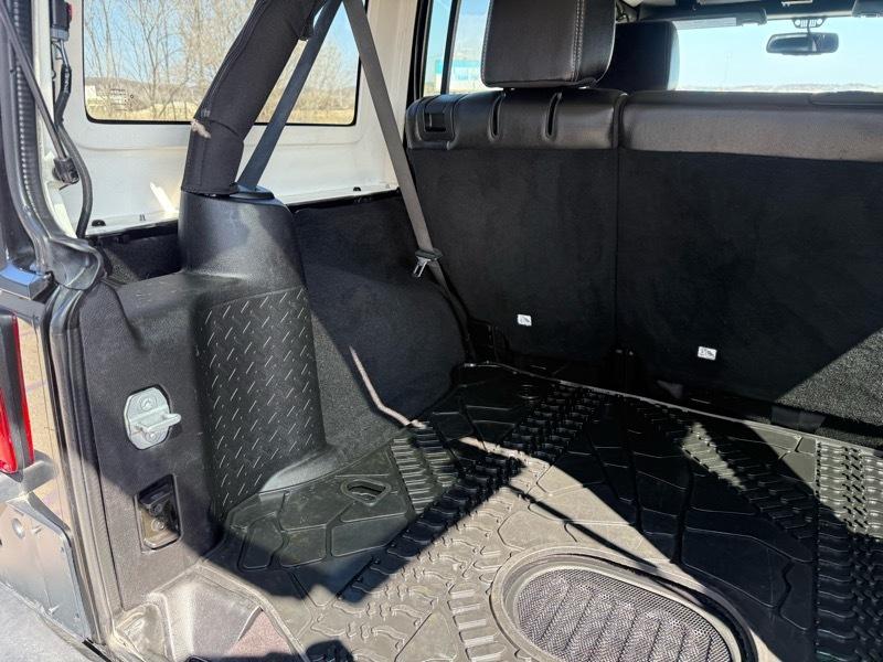 Jeep Wrangler Unlimited Sahara 4WD 2015