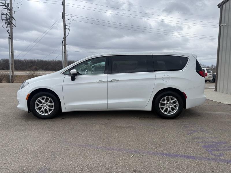 Chrysler Pacifica Touring 2017