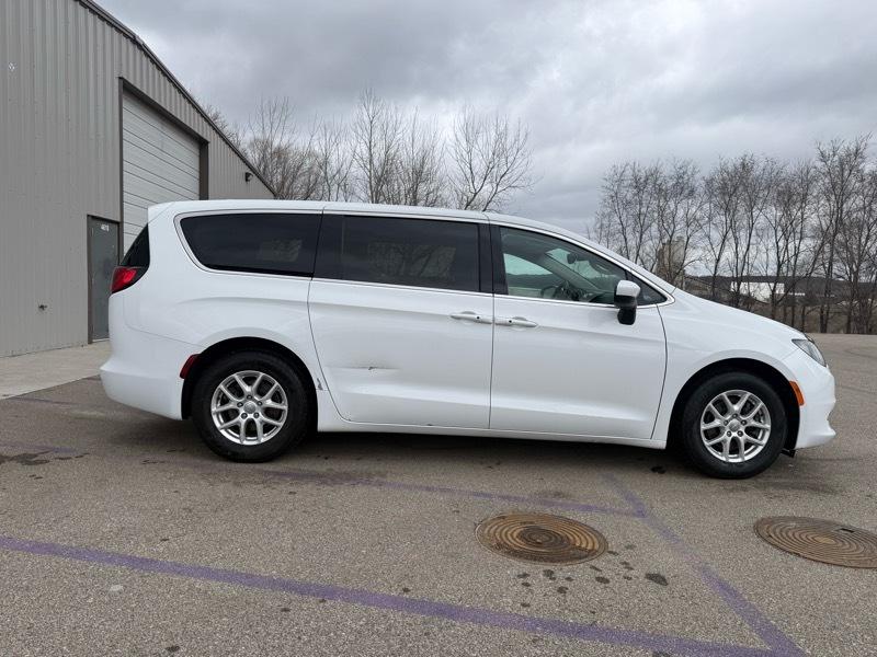 Chrysler Pacifica Touring 2017
