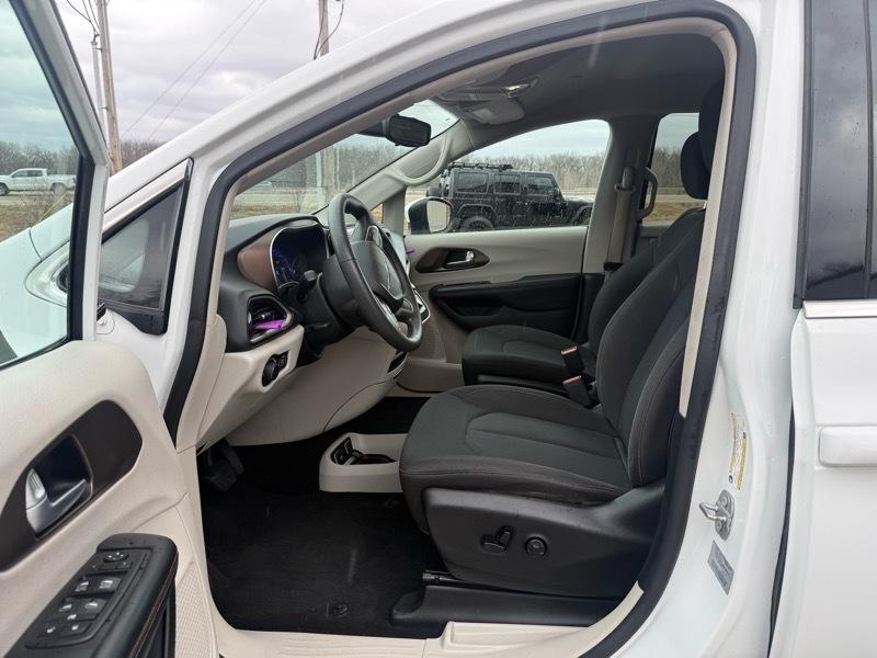 Chrysler Pacifica Touring 2017