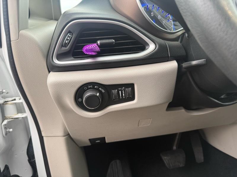 Chrysler Pacifica Touring 2017