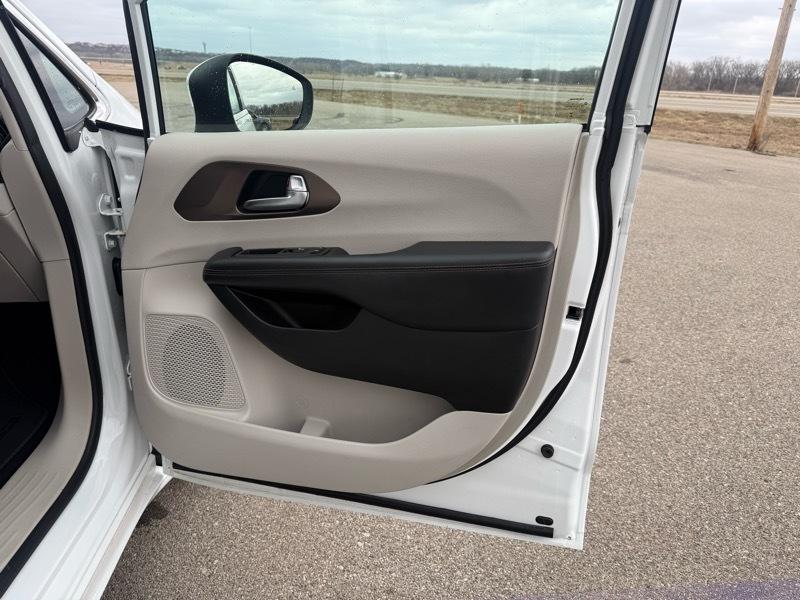 Chrysler Pacifica Touring 2017